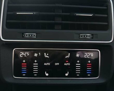 Чорний Ауді Q8, об'ємом двигуна 3 л та пробігом 145 тис. км за 55555 $, фото 11 на Automoto.ua