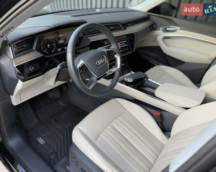 Чорний Ауді Q8, об'ємом двигуна 0 л та пробігом 29 тис. км за 52500 $, фото 16 на Automoto.ua