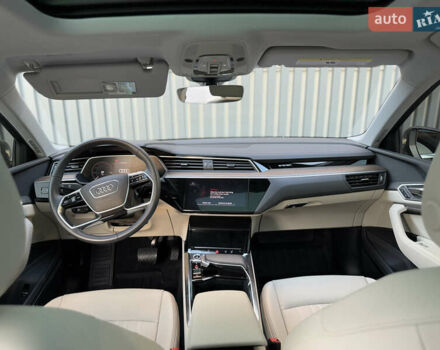 Чорний Ауді Q8, об'ємом двигуна 0 л та пробігом 29 тис. км за 52500 $, фото 17 на Automoto.ua