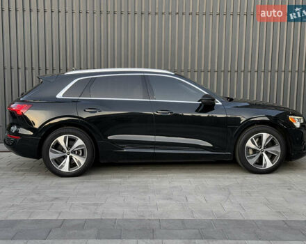 Чорний Ауді Q8, об'ємом двигуна 0 л та пробігом 29 тис. км за 52500 $, фото 7 на Automoto.ua