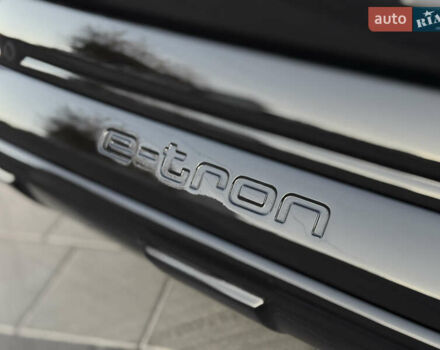 Черный Ауди Q8, объемом двигателя 0 л и пробегом 27 тыс. км за 54000 $, фото 11 на Automoto.ua