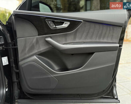 Черный Ауди Q8, объемом двигателя 2.97 л и пробегом 38 тыс. км за 87900 $, фото 69 на Automoto.ua