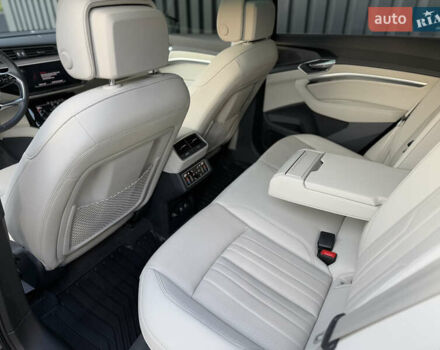 Чорний Ауді Q8, об'ємом двигуна 0 л та пробігом 29 тис. км за 52500 $, фото 30 на Automoto.ua