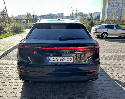 Чорний Ауді Q8, об'ємом двигуна 2.97 л та пробігом 10 тис. км за 93500 $, фото 2 на Automoto.ua