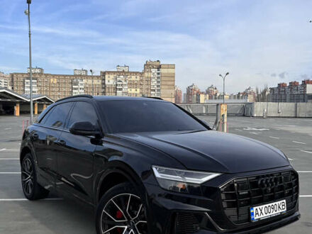 Черный Ауди Q8, объемом двигателя 3 л и пробегом 69 тыс. км за 53999 $, фото 1 на Automoto.ua