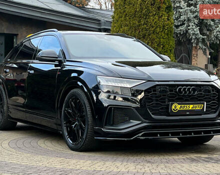 Черный Ауди Q8, объемом двигателя 3 л и пробегом 69 тыс. км за 62900 $, фото 1 на Automoto.ua