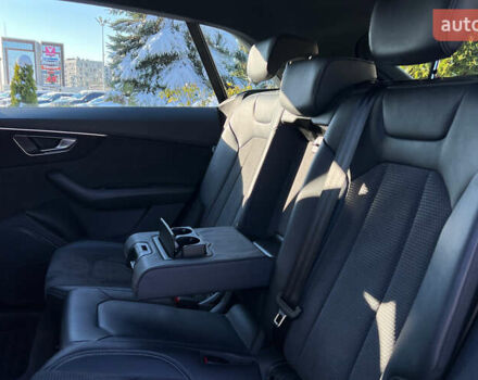 Красный Ауди Q8, объемом двигателя 2.97 л и пробегом 61 тыс. км за 60999 $, фото 25 на Automoto.ua