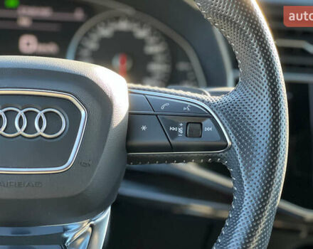 Красный Ауди Q8, объемом двигателя 2.97 л и пробегом 61 тыс. км за 60999 $, фото 13 на Automoto.ua