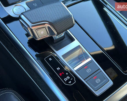 Красный Ауди Q8, объемом двигателя 2.97 л и пробегом 61 тыс. км за 60999 $, фото 18 на Automoto.ua