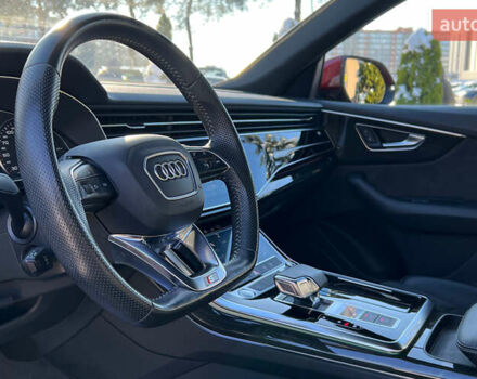 Красный Ауди Q8, объемом двигателя 2.97 л и пробегом 61 тыс. км за 60999 $, фото 10 на Automoto.ua