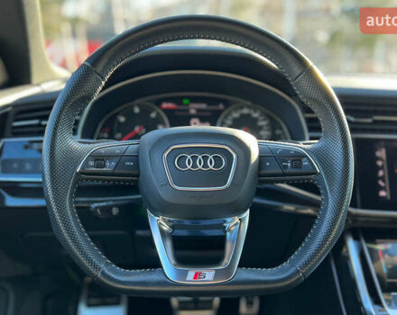 Красный Ауди Q8, объемом двигателя 2.97 л и пробегом 61 тыс. км за 60999 $, фото 11 на Automoto.ua