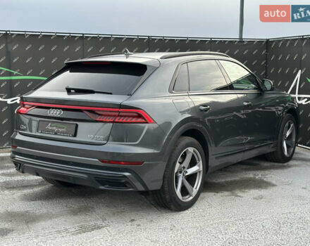 Серый Ауди Q8, объемом двигателя 3 л и пробегом 179 тыс. км за 51000 $, фото 1 на Automoto.ua
