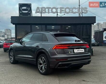 Серый Ауди Q8, объемом двигателя 3 л и пробегом 220 тыс. км за 53990 $, фото 4 на Automoto.ua