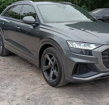 Серый Ауди Q8, объемом двигателя 2.97 л и пробегом 319 тыс. км за 46000 $, фото 10 на Automoto.ua