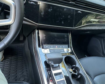 Сірий Ауді Q8, об'ємом двигуна 3 л та пробігом 72 тис. км за 53999 $, фото 33 на Automoto.ua
