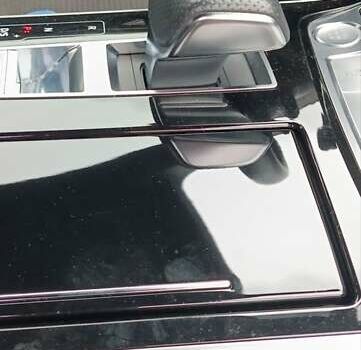 Серый Ауди Q8, объемом двигателя 2.97 л и пробегом 319 тыс. км за 46000 $, фото 16 на Automoto.ua