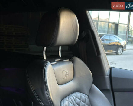 Серый Ауди Q8, объемом двигателя 3 л и пробегом 155 тыс. км за 63000 $, фото 39 на Automoto.ua