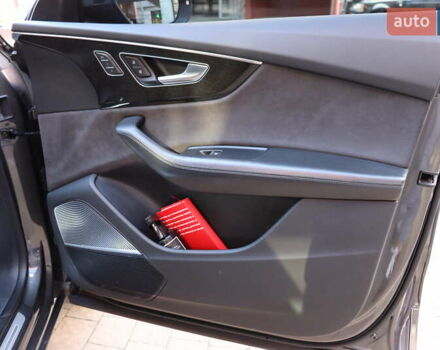 Серый Ауди Q8, объемом двигателя 3 л и пробегом 144 тыс. км за 54900 $, фото 51 на Automoto.ua