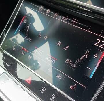 Серый Ауди Q8, объемом двигателя 2.97 л и пробегом 319 тыс. км за 46000 $, фото 13 на Automoto.ua