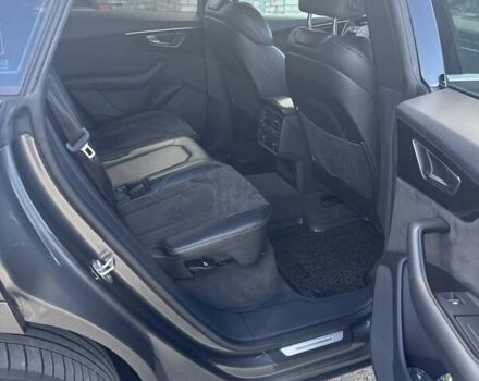 Серый Ауди Q8, объемом двигателя 2.97 л и пробегом 218 тыс. км за 52000 $, фото 4 на Automoto.ua