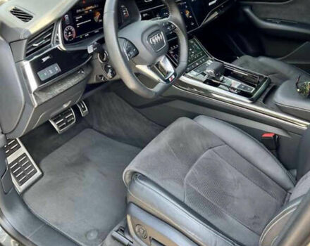 Серый Ауди Q8, объемом двигателя 3 л и пробегом 57 тыс. км за 68000 $, фото 17 на Automoto.ua