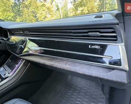 Серый Ауди Q8, объемом двигателя 3 л и пробегом 77 тыс. км за 48900 $, фото 23 на Automoto.ua