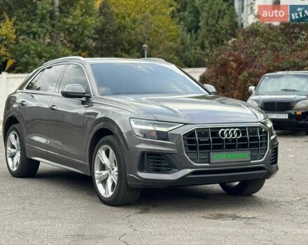 Серый Ауди Q8, объемом двигателя 3 л и пробегом 190 тыс. км за 39900 $, фото 1 на Automoto.ua
