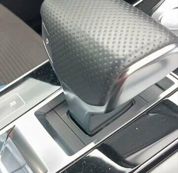 Серый Ауди Q8, объемом двигателя 2.97 л и пробегом 319 тыс. км за 46000 $, фото 12 на Automoto.ua