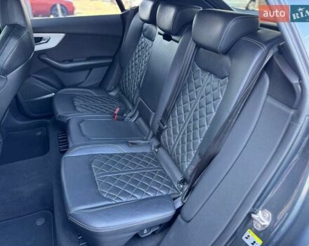 Серый Ауди Q8, объемом двигателя 2.97 л и пробегом 255 тыс. км за 46990 $, фото 17 на Automoto.ua