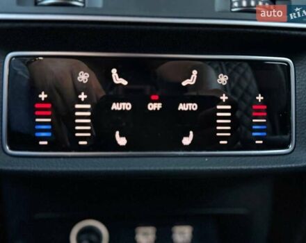 Серый Ауди Q8, объемом двигателя 2.97 л и пробегом 255 тыс. км за 46990 $, фото 8 на Automoto.ua