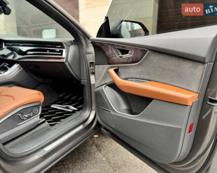 Серый Ауди Q8, объемом двигателя 3 л и пробегом 97 тыс. км за 51900 $, фото 35 на Automoto.ua