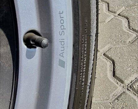 Серый Ауди Q8, объемом двигателя 2.97 л и пробегом 145 тыс. км за 55700 $, фото 15 на Automoto.ua