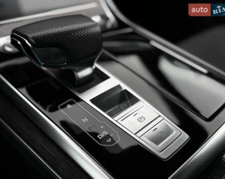 Серый Ауди Q8, объемом двигателя 3 л и пробегом 153 тыс. км за 42900 $, фото 26 на Automoto.ua