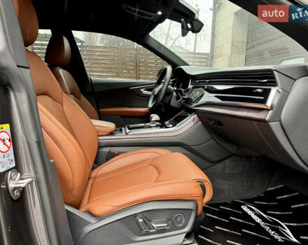 Серый Ауди Q8, объемом двигателя 3 л и пробегом 97 тыс. км за 51900 $, фото 32 на Automoto.ua