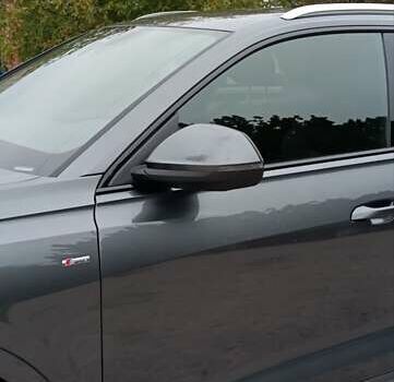 Серый Ауди Q8, объемом двигателя 2.97 л и пробегом 319 тыс. км за 46000 $, фото 27 на Automoto.ua