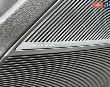 Сірий Ауді Q8, об'ємом двигуна 3 л та пробігом 112 тис. км за 65000 $, фото 41 на Automoto.ua