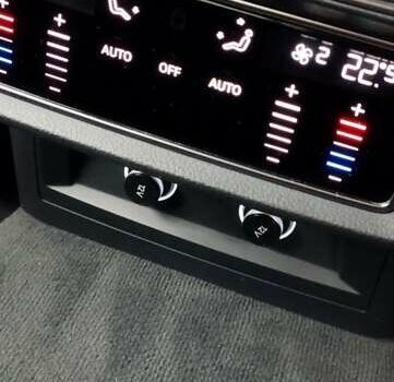 Серый Ауди Q8, объемом двигателя 2.97 л и пробегом 319 тыс. км за 46000 $, фото 24 на Automoto.ua