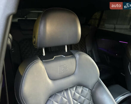 Серый Ауди Q8, объемом двигателя 3 л и пробегом 155 тыс. км за 63000 $, фото 38 на Automoto.ua