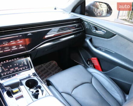 Серый Ауди Q8, объемом двигателя 3 л и пробегом 144 тыс. км за 54900 $, фото 43 на Automoto.ua