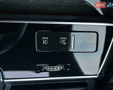 Серый Ауди Q8, объемом двигателя 3 л и пробегом 220 тыс. км за 53990 $, фото 13 на Automoto.ua