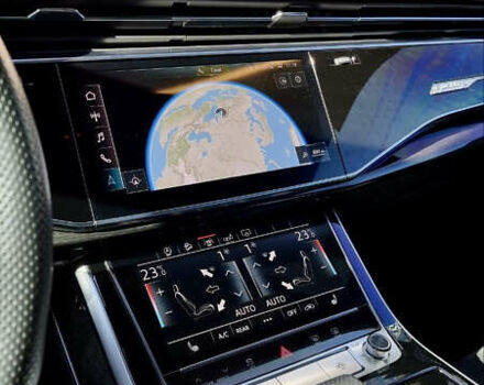 Серый Ауди Q8, объемом двигателя 2.97 л и пробегом 145 тыс. км за 55700 $, фото 5 на Automoto.ua