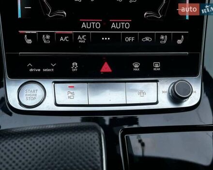 Серый Ауди Q8, объемом двигателя 3 л и пробегом 220 тыс. км за 53990 $, фото 25 на Automoto.ua