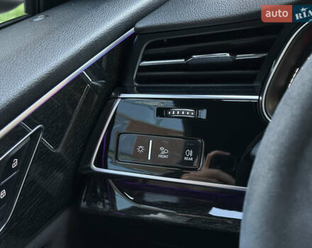 Серый Ауди Q8, объемом двигателя 3 л и пробегом 155 тыс. км за 63000 $, фото 48 на Automoto.ua