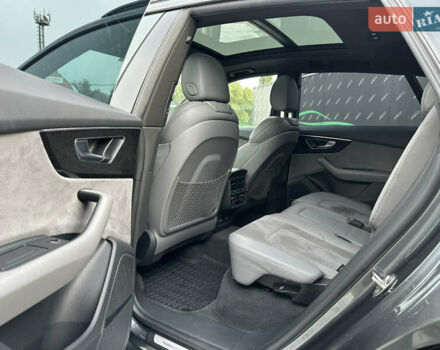 Серый Ауди Q8, объемом двигателя 3 л и пробегом 179 тыс. км за 51000 $, фото 17 на Automoto.ua