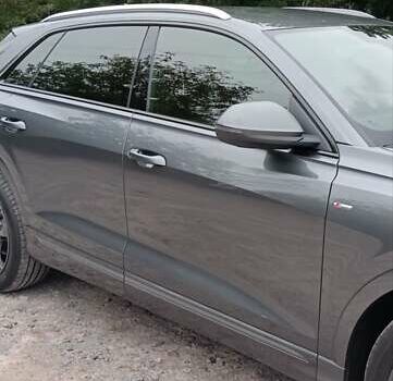 Серый Ауди Q8, объемом двигателя 2.97 л и пробегом 319 тыс. км за 46000 $, фото 7 на Automoto.ua