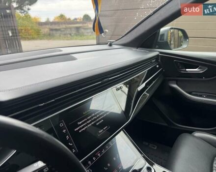 Серый Ауди Q8, объемом двигателя 3 л и пробегом 220 тыс. км за 60000 $, фото 4 на Automoto.ua