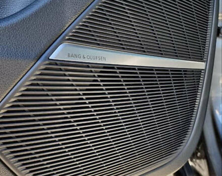 Серый Ауди Q8, объемом двигателя 2.97 л и пробегом 145 тыс. км за 55700 $, фото 13 на Automoto.ua