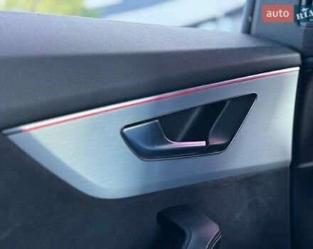 Серый Ауди Q8, объемом двигателя 2.97 л и пробегом 255 тыс. км за 46990 $, фото 13 на Automoto.ua