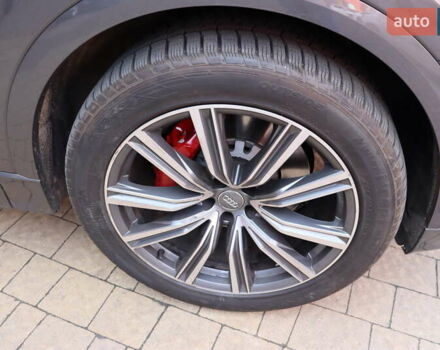 Серый Ауди Q8, объемом двигателя 3 л и пробегом 144 тыс. км за 54900 $, фото 3 на Automoto.ua