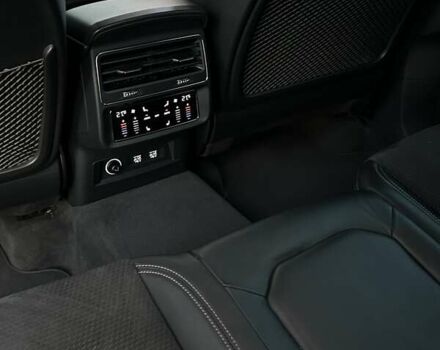 Серый Ауди Q8, объемом двигателя 3 л и пробегом 175 тыс. км за 52500 $, фото 33 на Automoto.ua